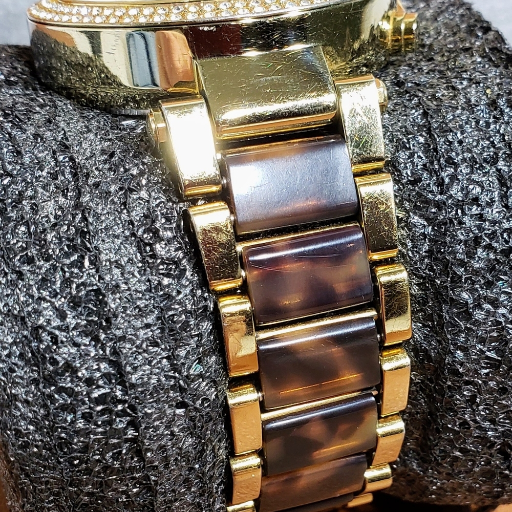 Michael Kors- mk5688 Parker gold tone tortoise shell acetate, great condition. - Picture 6 of 12